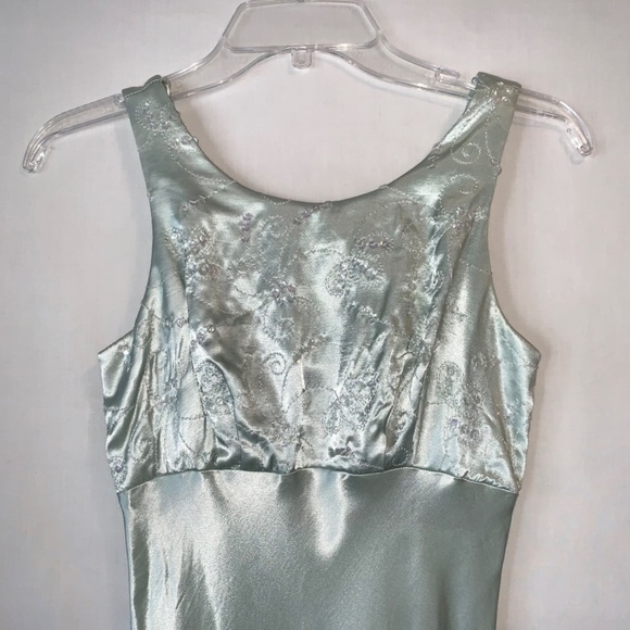 Light Green Satin Flower Sequined Sleeveless Dress Size 3/4 - Picture 4 of 15